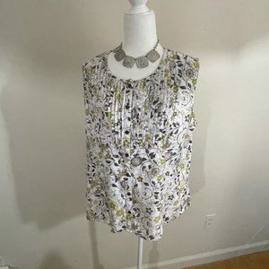 Christopher Banks sz lg top partial buttons